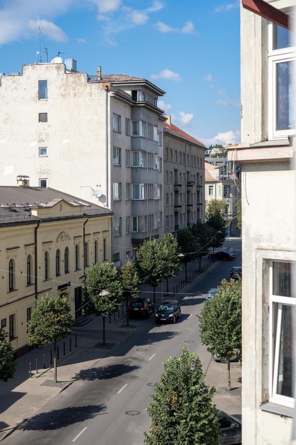 Old-New Apartment In Central Kaunas Bagian luar foto